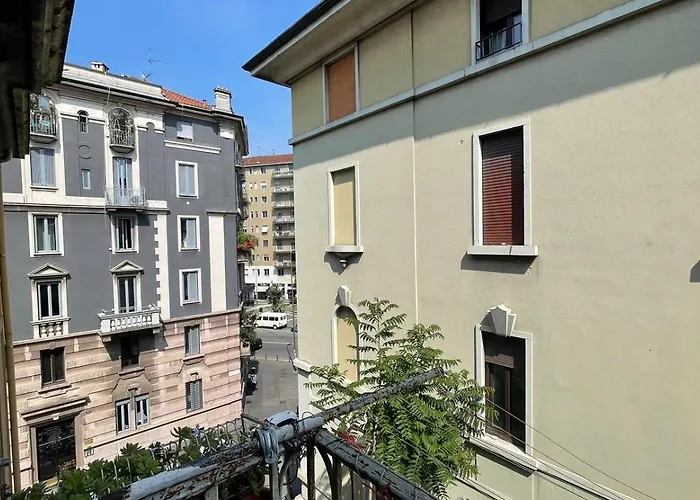 Casa Nel Centro Della Citta - House In The City Center-Casa Nel Centro Della Citta